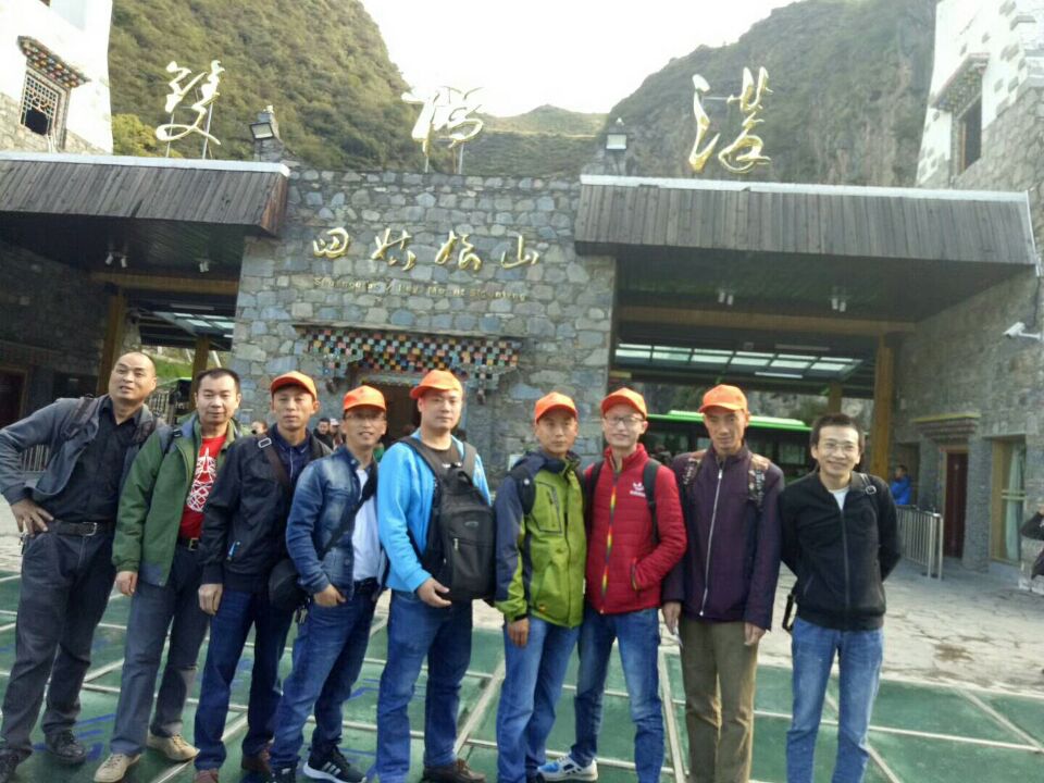 雙組份標線涂料員工風采 雙組份標線涂料員工風采